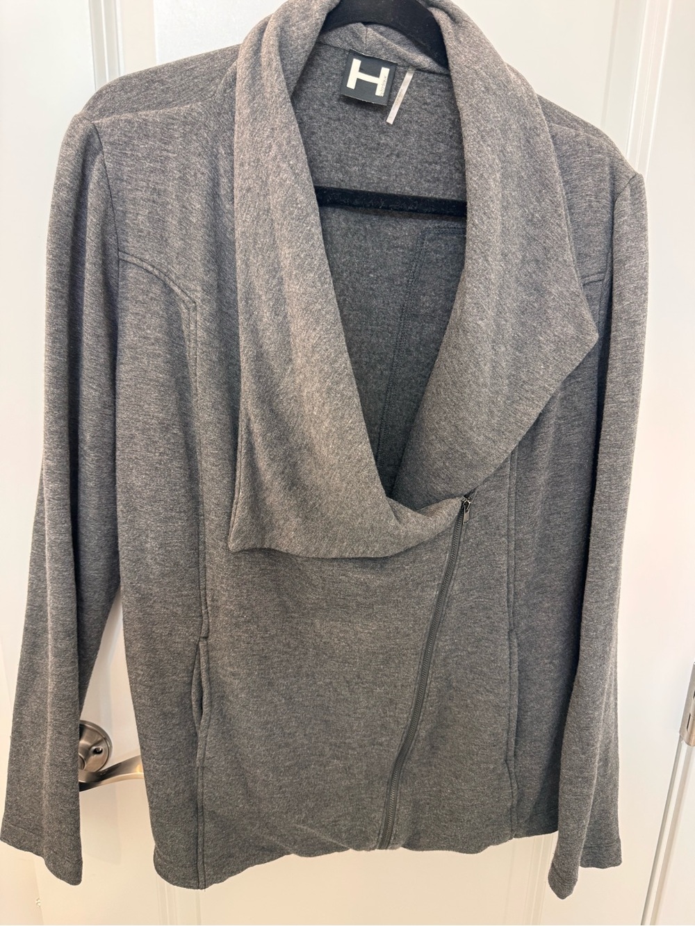 H by bordeaux Gray Shawl-Collar Zip Cardigan